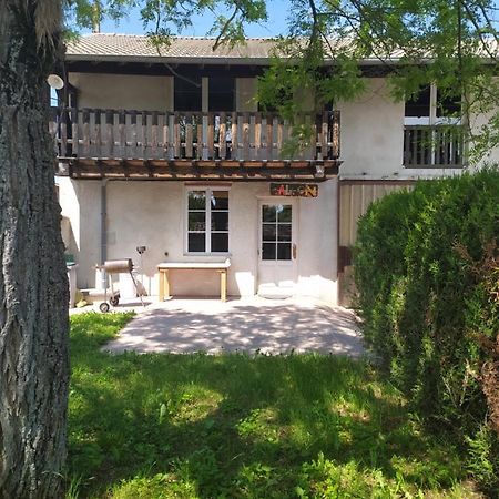 Готель Le Saloon Chazey-sur-Ain Екстер'єр фото