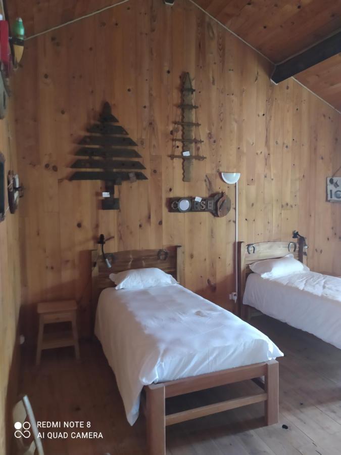Готель Le Saloon Chazey-sur-Ain Екстер'єр фото
