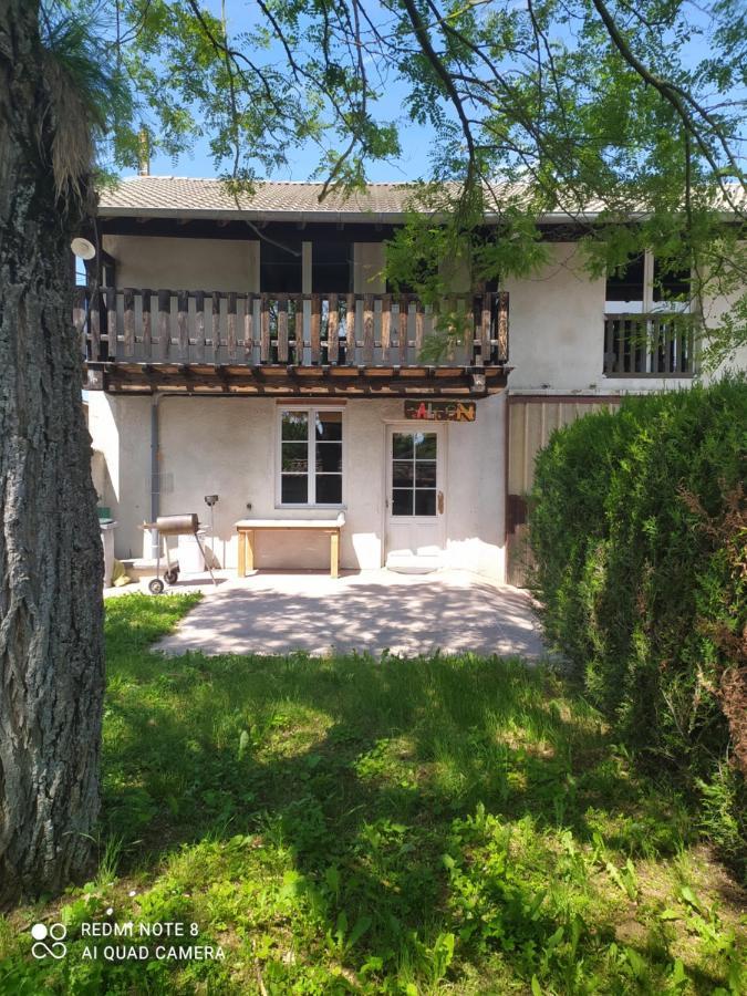 Готель Le Saloon Chazey-sur-Ain Екстер'єр фото